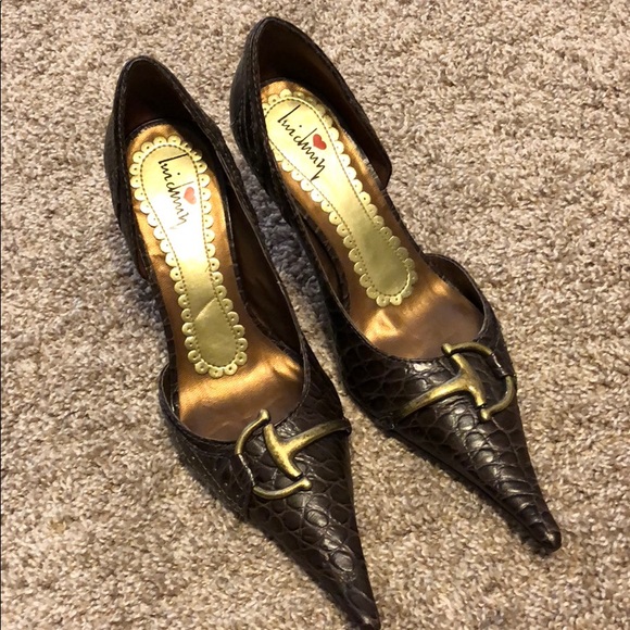 Dark brown 3 3/4” heel w/ metal embellishment - Picture 2 of 5